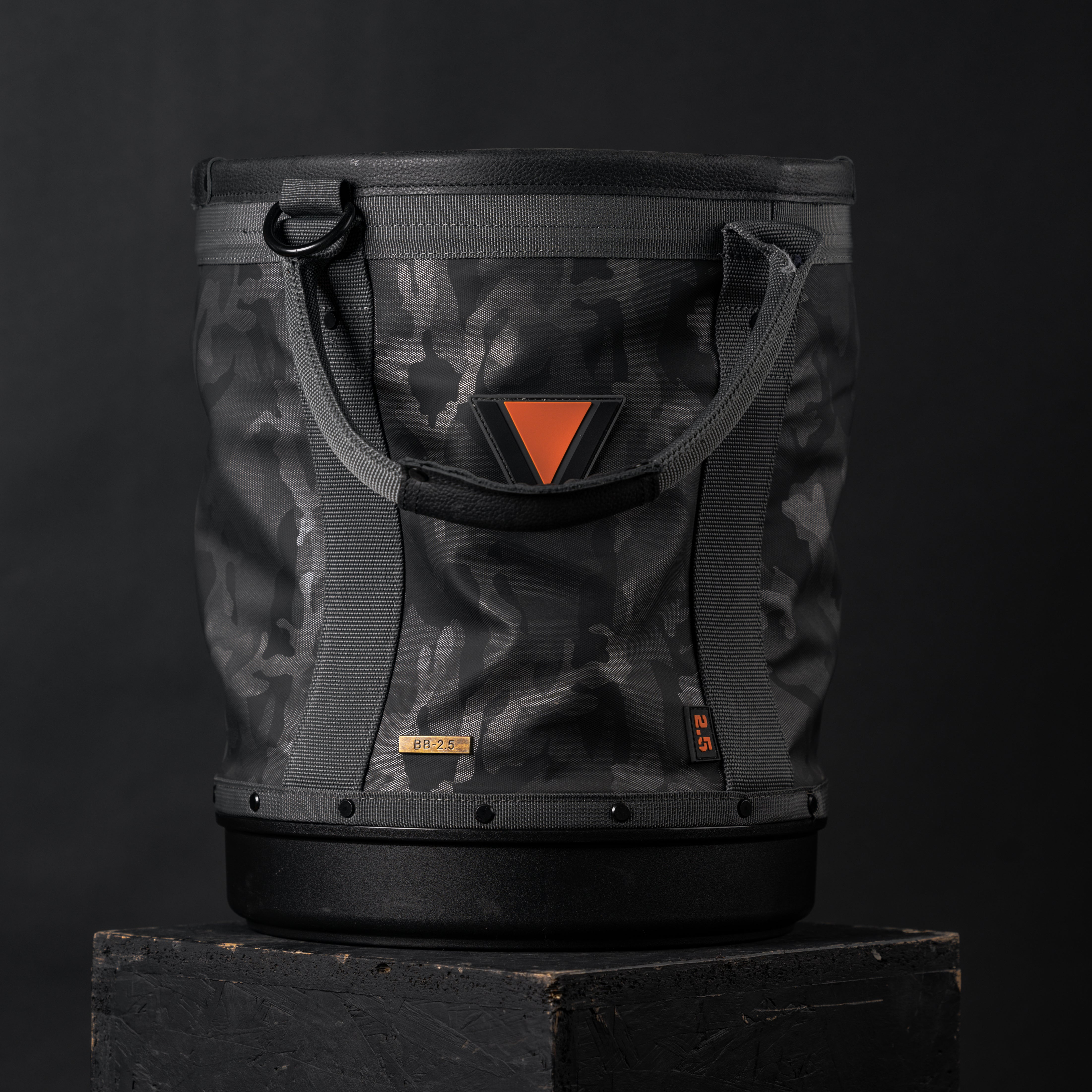 Rogue 2.5 Bucket Bag